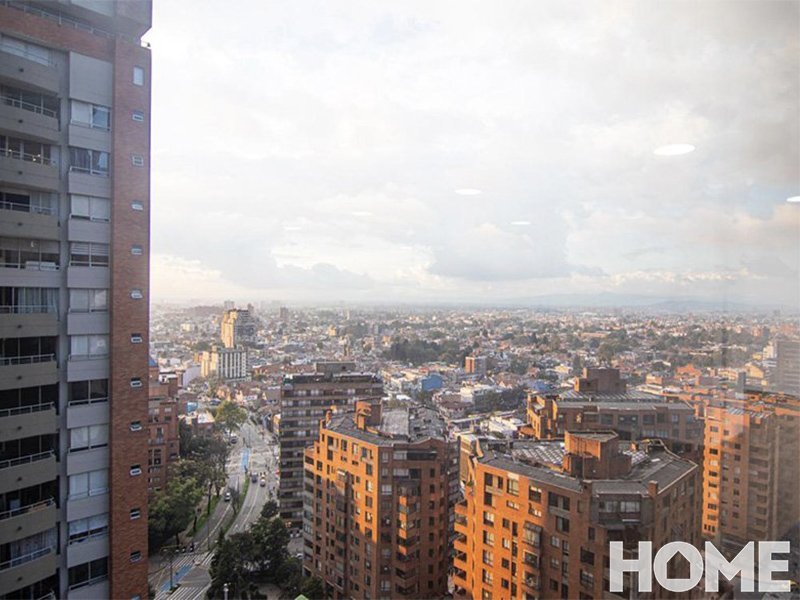 OFICINA REMODELADA CON MUCHA LUZ Y VISTA – VENTA/RENTA – Cr7 Cll32 – CENTRO INTERNACIONAL