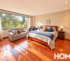 13Sunlit Contemporary Bedroom Retreat