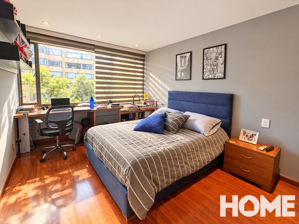 19Sunlit Modern Bedroom Office