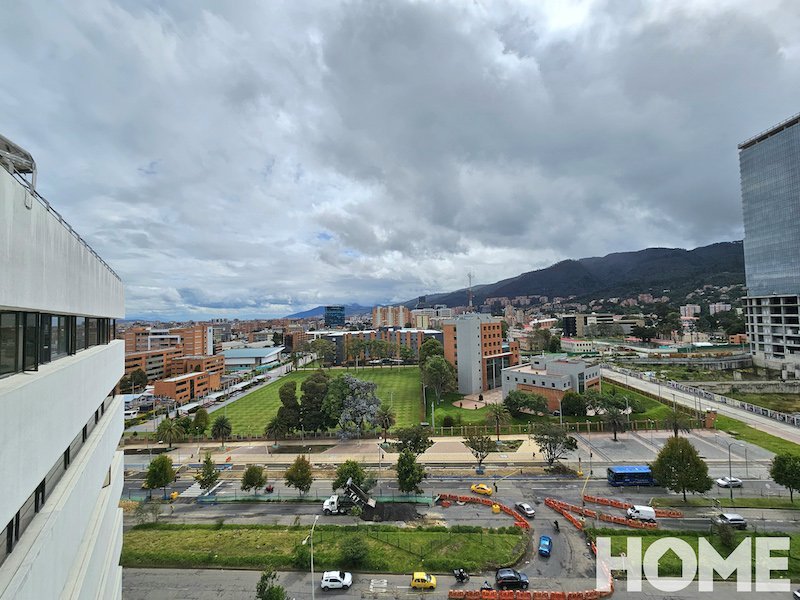 EXCELENTE OFICINA EN EDIFICIO WORLD TRADE CENTER – RENTA – Av cll 100 Cra 8 – CHICO
