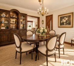 4.1Elegant Traditional Dining Room