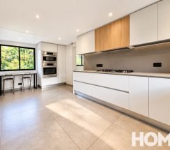 7Modern Minimalist Kitchen with Breakfast Nook