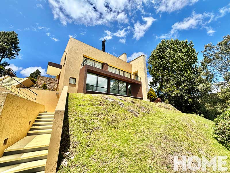 MAGNIFICA CASA DE 4HABS, ESTUDIO, FAMILY ROOM Y VISTA – RENTA – ARBORETTO – LA CALERA