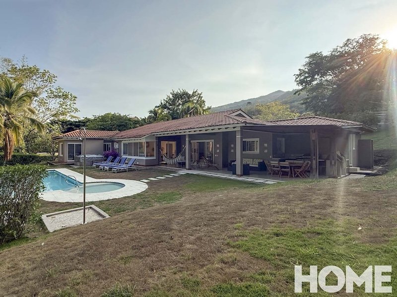 ESPECTACULAR CASA CAMPESTRE AMOBLADA DE 4HABS, CBS, PISCINA Y JACUZZI – VENTA – VILLETA, PAYANDÉ