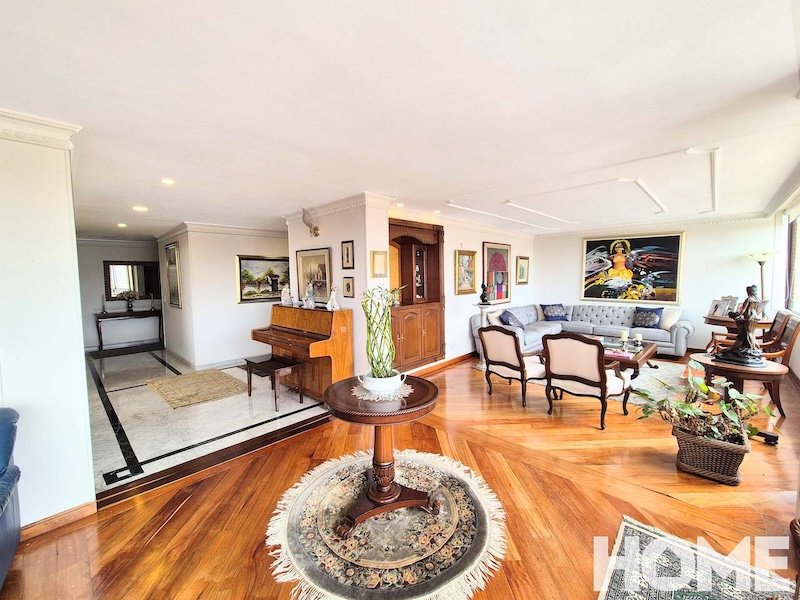 CLÁSICO Y AMPLIO PH DE 3HABS Y ESTUDIO, CON EXCELENTE VISTA – VENTA – Cll81 Cr7 – EL NOGAL
