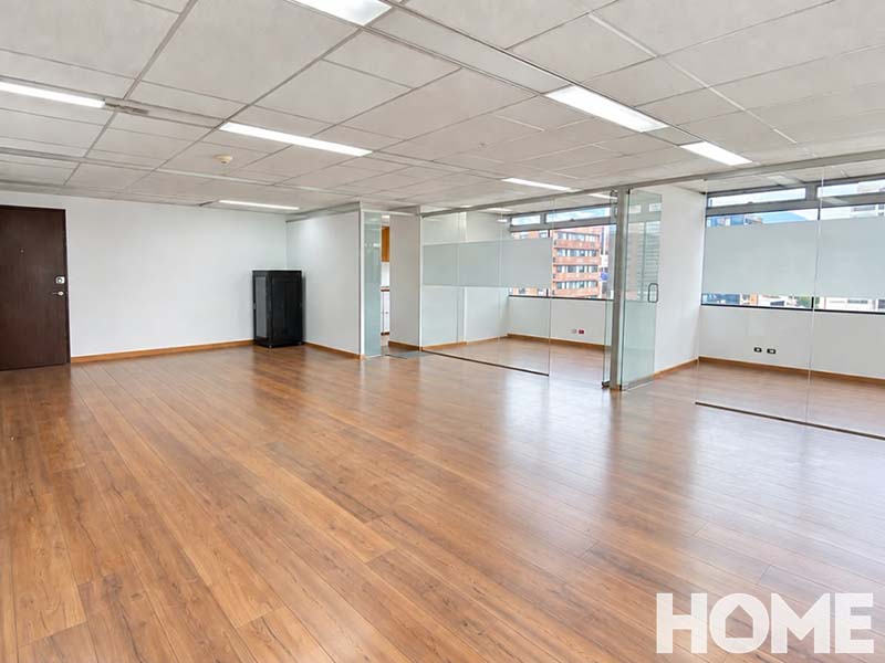 AMPLIA E ILUMINADA OFICINA DE 1 ESPACIO EN EL CENTRO INTERNACIONAL – VENTA – Cra7 Cll32 – CENTRO INTERNACIONAL