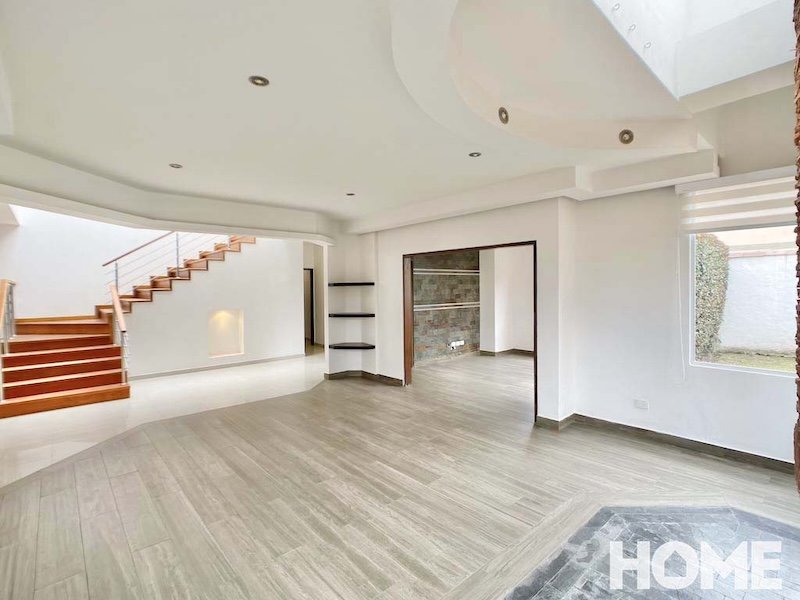 LINDA CASA DE 5 HABS, 2 BALCONES, ESTUDIO, SALON DE JUEGOS Y CBS – RENTA/VENTA – VEREDA LA BALSA – GUAYMARAL