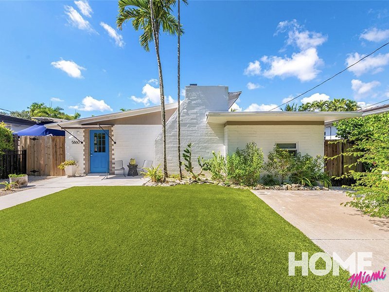 ESPECTACULAR CASA REMODELADA DE 2HABS – PATIO Y PISCINA – VENTA – CORAL GABLES/MIAMI