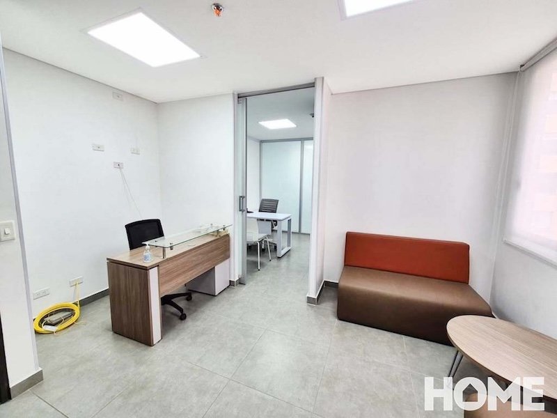 CONSULTORIO MÉDICO CON GRAN UBICACIÓN Y ESPACIOS INDEPENDIENTES – RENTA – Cll 93 Cr 19B – CHICÓ