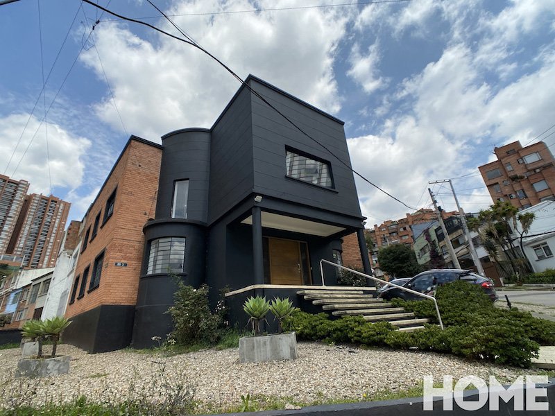 ESPECTACULAR CASA REMODELADA PARA OFICINAS-VENTA/RENTA-Cr3 Cll61- CHAPINERO ALTO
